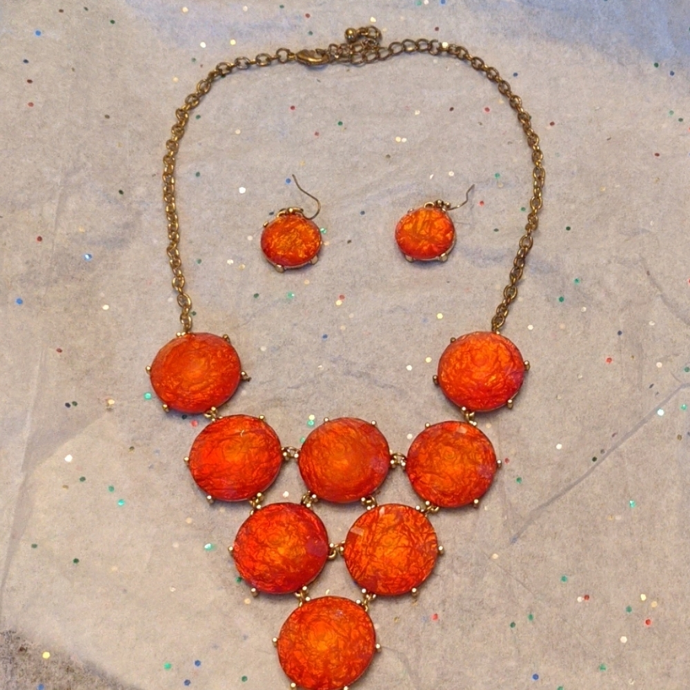 Women's necklace and earrings set